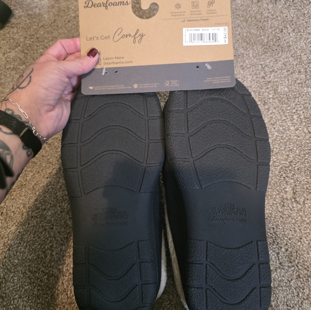 Dearfoams Cozy Black and Cream Slippers - Picture 3 of 4